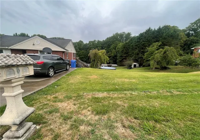 Photo 4 of Single family home for sale at 901 10th Street, North Wilkesboro, NC 28659 | MLS# 1230141 | Listing updated on 2026-08-08
