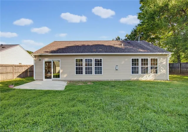 3rd image of 3701 Woodpark Dr, High Point, NC 27282 | MLS# 1229905