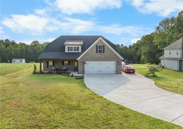 Photo 1 of Single family home for sale at 4844 Old Thomasville Rd, Winston Salem, NC 27107 | MLS# 1228808 | Listing updated on 2026-09-19