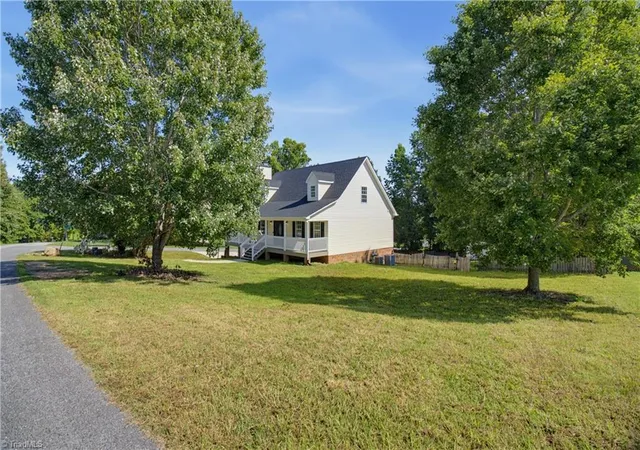 Photo 2 of Single family home for sale at 517 Union Pointe Ln, Lexington, NC 27295 | MLS# 1231697 | Listing updated on 2026-08-20