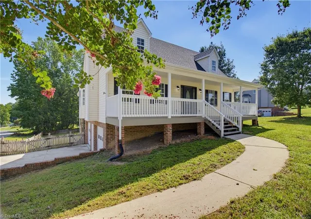 Photo 3 of Single family home for sale at 517 Union Pointe Ln, Lexington, NC 27295 | MLS# 1231697 | Listing updated on 2026-08-20