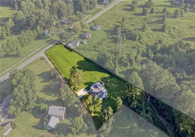 Photo 3 of Sale Pending at 3421 Dillon Rd, Jamestown, NC 27282 | MLS# 1233345 | Listing updated on 2026-09-19