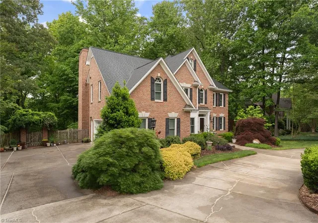 3rd image of 3763 Sandalwood Ln, Winston Salem, NC 27106 | MLS# 1219116