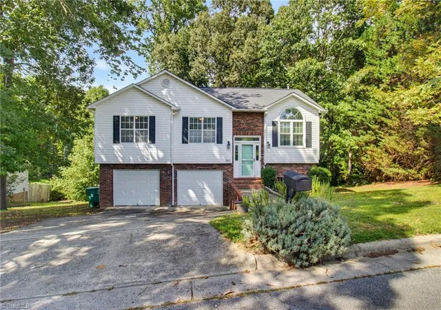 1st image of 3913 Landover Dr, High Point, NC 27265 | MLS# 1231439