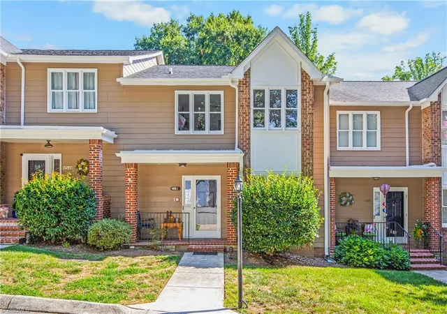 1st image of 4552 Fernhaven Cir, Winston Salem, NC 27104 | MLS# 1229908