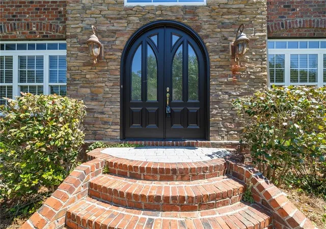 3rd image of 1391 Somerset Cove Dr, Winston Salem, NC 27103 | MLS# 1217136
