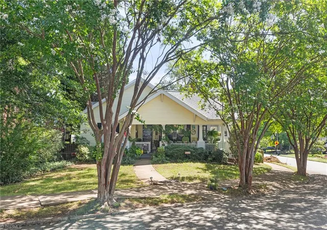 2nd image of 627 Hawthorne Rd, Winston Salem, NC 27103 | MLS# 1231644