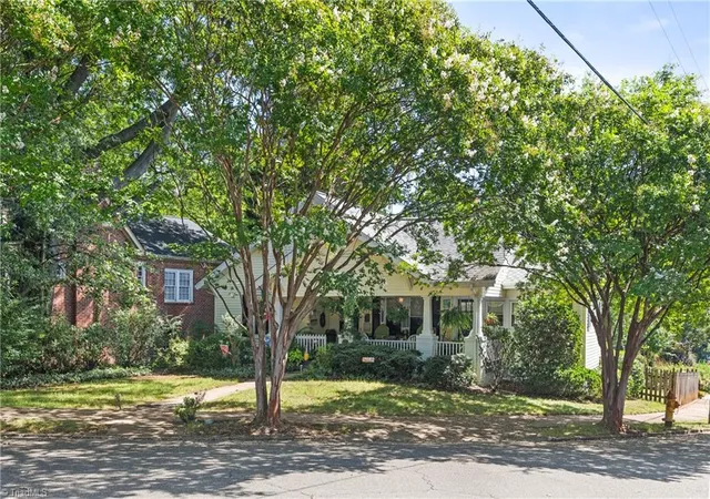 3rd image of 627 Hawthorne Rd, Winston Salem, NC 27103 | MLS# 1231644