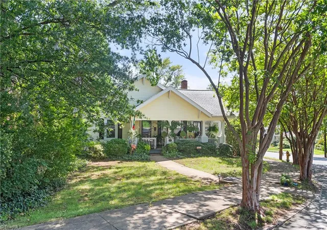 4th image of 627 Hawthorne Rd, Winston Salem, NC 27103 | MLS# 1231644
