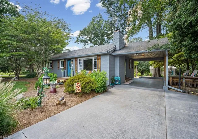 Photo 3 of Single family home for sale at 126 Hobson Dr, Mocksville, NC 27028 | MLS# 1233818 | Listing updated on 2026-08-28