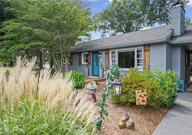 Photo 3 of Single family home for sale at 126 Hobson Dr, Mocksville, NC 27028 | MLS# 1233818 | Listing updated on 2026-08-28