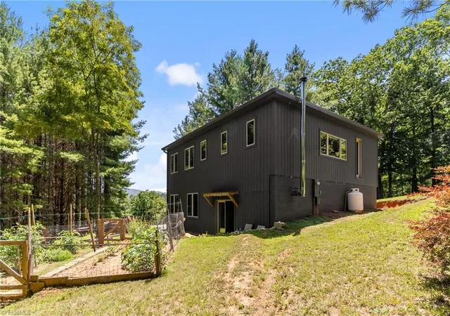 Homes for sale in Sparta, NC | 896 Alta Vista Ln, Sparta, NC 28675 | MLS# 1226737