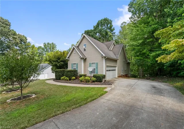 2nd image of 7702 Perthshire Dr, Oak Ridge, NC 27310 | MLS# 1232928