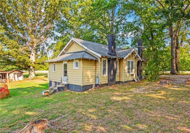 Photo 3 of Single family home for sale at 833 Nc Hwy 150 W, Greensboro, NC 27455 | MLS# 1228410 | Listing updated on 2026-09-01