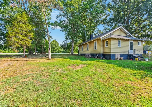 Photo 4 of Single family home for sale at 833 Nc Hwy 150 W, Greensboro, NC 27455 | MLS# 1228410 | Listing updated on 2026-09-01