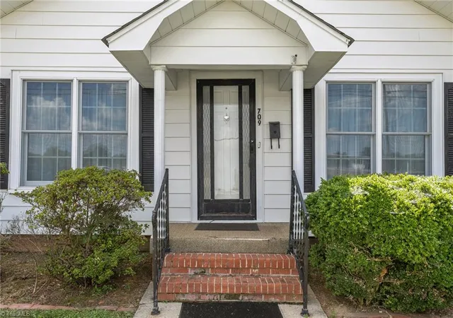2nd image of 709 E Sunrise Ave, Thomasville, NC 27360 | MLS# 1232892
