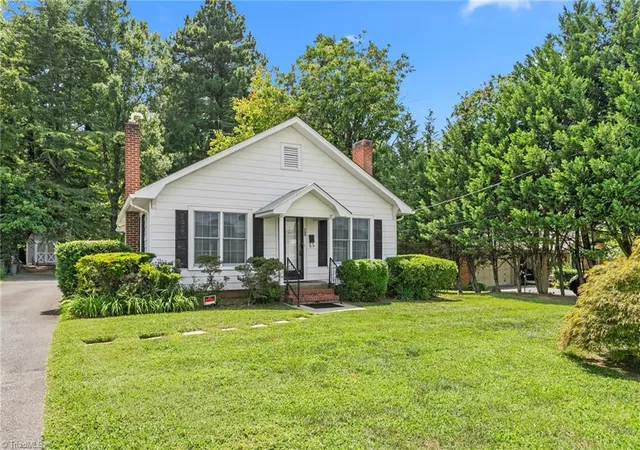 3rd image of 709 E Sunrise Ave, Thomasville, NC 27360 | MLS# 1232892