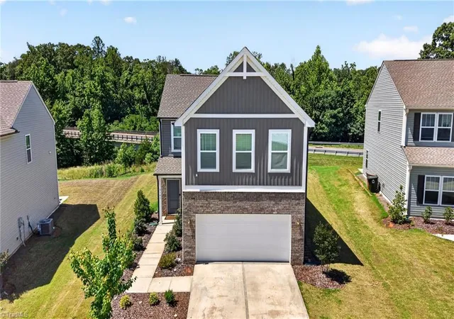 Photo 3 of Single family home for sale at 5141 Reedy Crk Farm Cir, Greensboro, NC 27405 | MLS# 1222771 | Listing updated on 2026-09-16