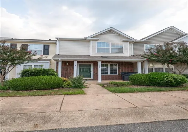 2nd image of 1024 Oak Blossom Wy, Whitsett, NC 27377 | MLS# 1231446