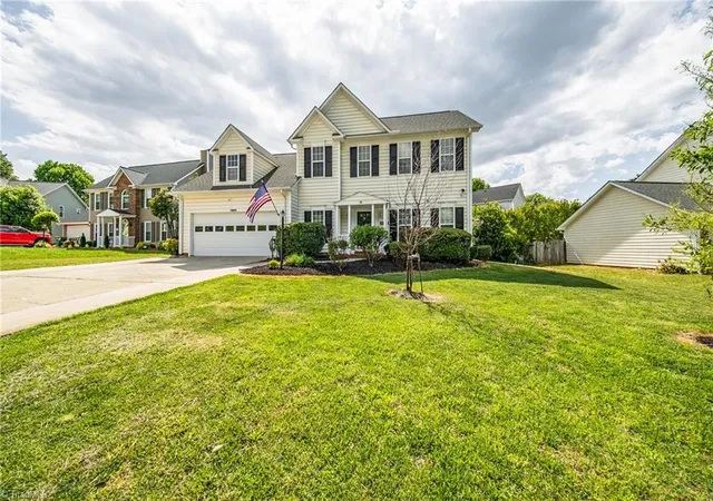 Photo 3 of Single family home for sale at 440 Craver Pointe Dr, Clemmons, NC 27012 | MLS# 1229238 | Listing updated on 2026-09-12