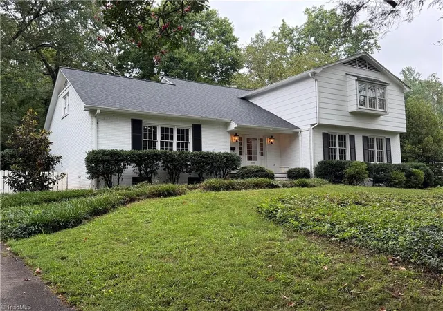 2nd image of 1000 Englewood Dr, Winston Salem, NC 27106 | MLS# 1230142