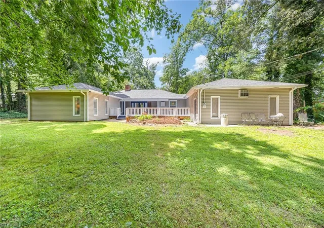 3rd image of 159 Circle Dr, Thomasville, NC 27360 | MLS# 1225056