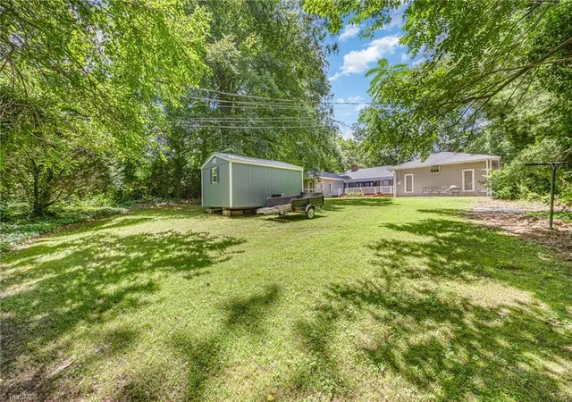 5th image of 159 Circle Dr, Thomasville, NC 27360 | MLS# 1225056
