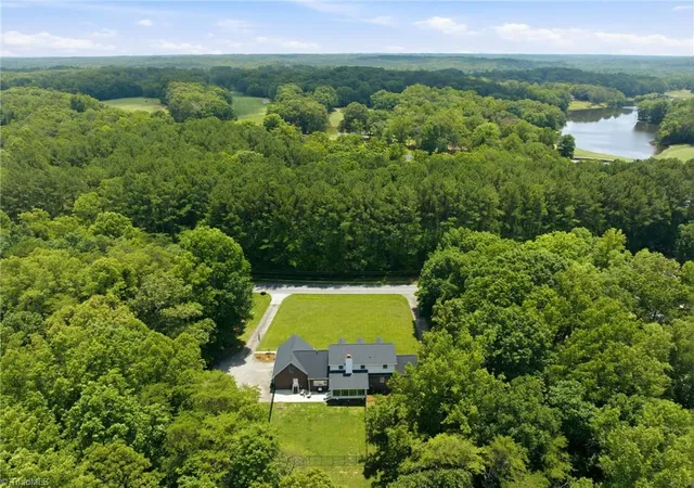 4th image of 2101 River Rd, Stoneville, NC 27048 | MLS# 1226087