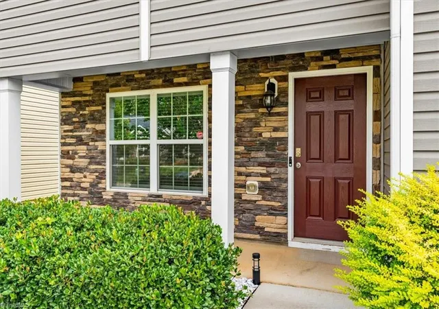 Photo 3 of Single family home for sale at 4911 Black Forest Dr, Greensboro, NC 27405 | MLS# 1233532 | Listing updated on 2026-08-29