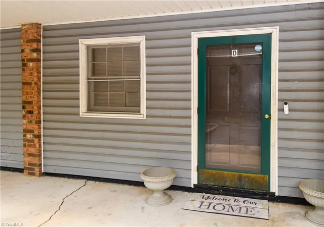 2nd image of 2890 Carriage Dr, Winston Salem, NC 27106 | MLS# 1224545