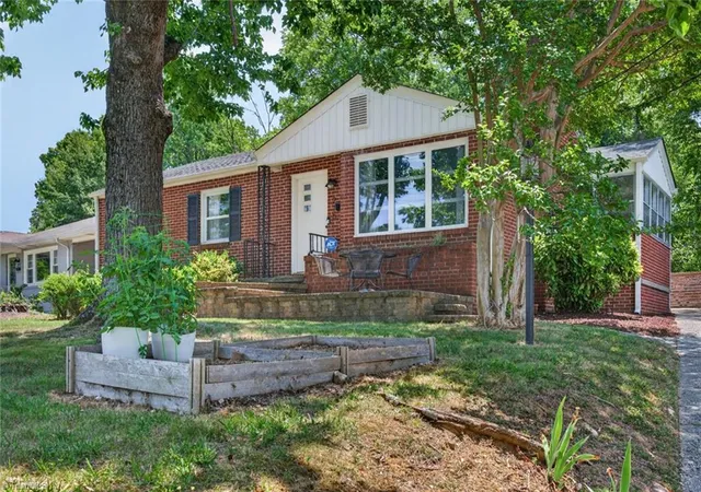 2nd image of 215 S Lindell Rd, Greensboro, NC 27403 | MLS# 1227700