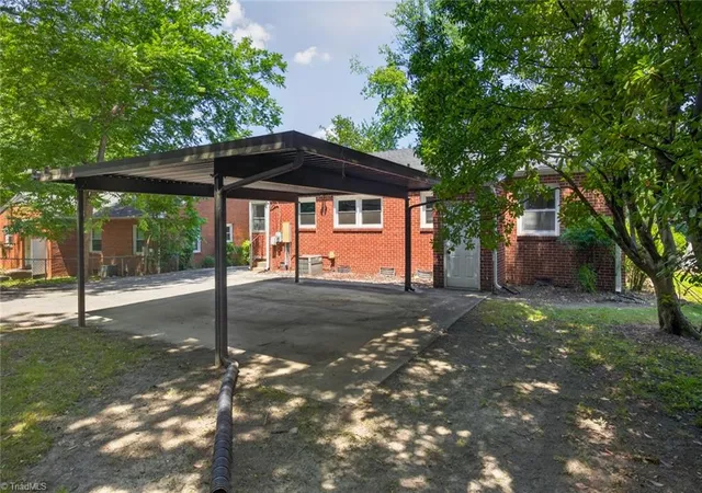 32nd image of 215 S Lindell Rd, Greensboro, NC 27403 | MLS# 1227700