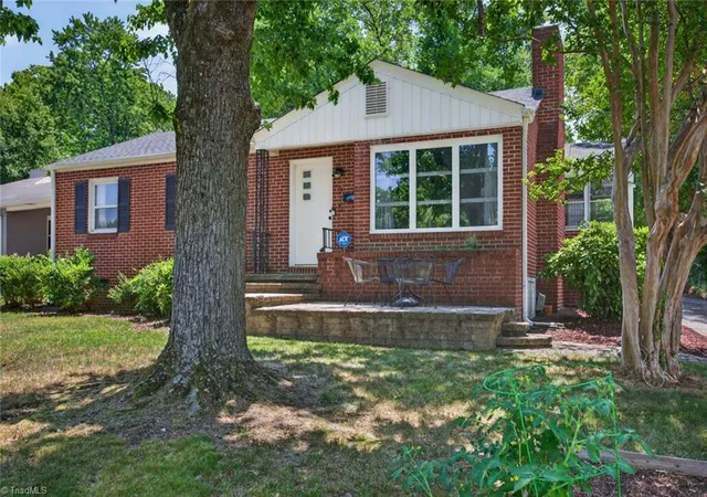 Photo 3 of Single family home for sale at 215 S Lindell Rd, Greensboro, NC 27403 | MLS# 1227700 | Listing updated on 2026-09-13