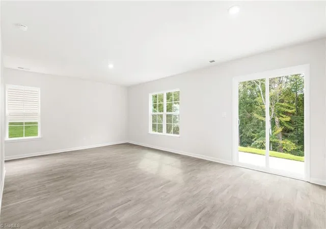 Photo 4 of Single family home for sale at 1 Jubilee Ct, Greensboro, NC 27406 | MLS# 1217894 | Listing updated on 2026-09-20