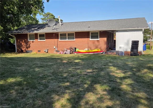Homes for sale in Winston Salem, NC | 2812 Emerson St, Winston Salem, NC 27107 | MLS# 1220212