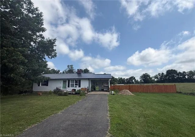 Homes for sale in Piney Creek, NC | 808 Piney Creek School Rd, Piney Creek, NC 28663 | MLS# 1227697