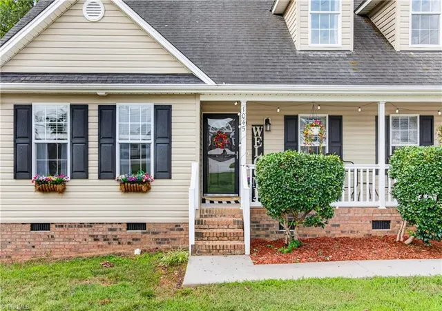 Photo 2 of Single family home for sale at 1045 Robbins St, Asheboro, NC 27203 | MLS# 1228779 | Listing updated on 2026-09-24