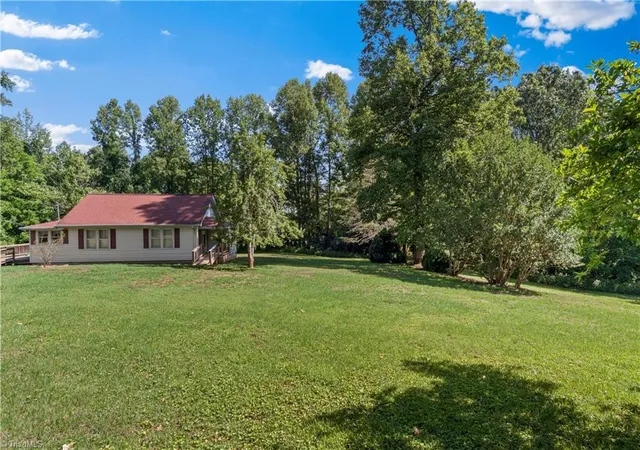 Photo 4 of Sale Pending at 271 Little Ridge Rd, Moravian Falls, NC 28654 | MLS# 1222847 | Listing updated on 2026-09-30