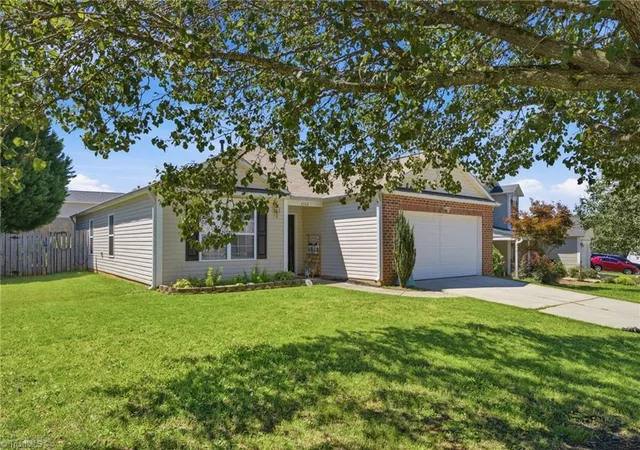 Photo 3 of Sale Pending at 4560 Vernon Farms Blvd, Kernersville, NC 27284 | MLS# 1229353 | Listing updated on 2026-09-12