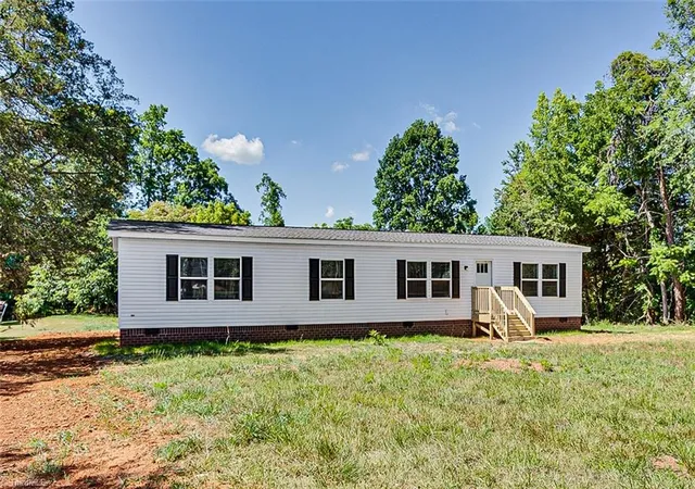 Photo 3 of Manufactured home for sale at 1848 Brittany Trl, Pleasant Garden, NC 27313 | MLS# 1224676 | Listing updated on 2026-08-31