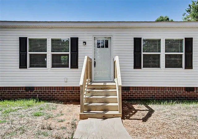 Photo 3 of Manufactured home for sale at 1848 Brittany Trl, Pleasant Garden, NC 27313 | MLS# 1224676 | Listing updated on 2026-08-31