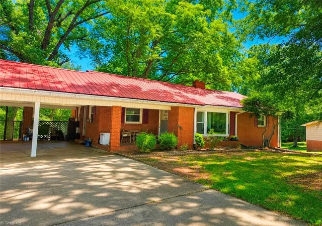Photo 2 of Single family home for sale at 302 Island Dr, Madison, NC 27025 | MLS# 1227610 | Listing updated on 2026-08-18