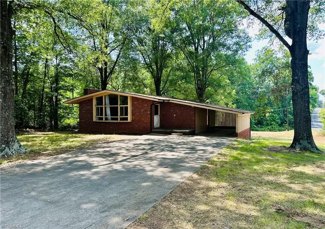 Homes for sale in Taylorsville, NC | 14 Pop Davis Rd, Taylorsville, NC 28681 | MLS# 1226689