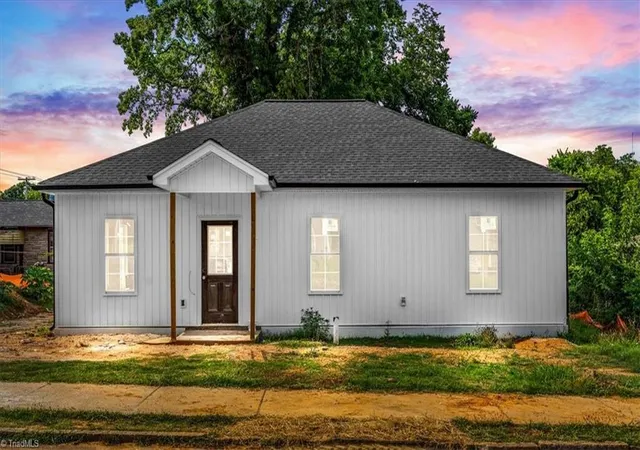Photo 2 of Single family home for sale at 814 Vail Ave, High Point, NC 27260 | MLS# 1228537 | Listing updated on 2026-07-22