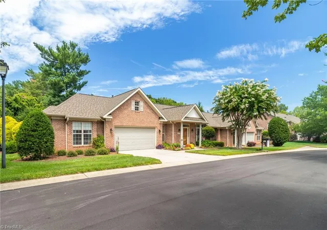3rd image of 4301 Hanberry Dr, Greensboro, NC 27410 | MLS# 1231090