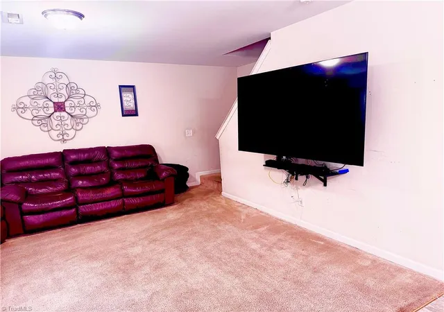 Photo 3 of Sale Pending at 622 Bentley Ln, Burlington, NC 27217 | MLS# 1150951 | Listing updated on 2024-12-25
