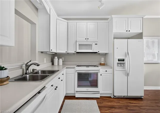Photo 3 of Single family home for sale at 122 Olde Manor Ct, Siler City, NC 27344 | MLS# 1228344 | Listing updated on 2026-09-09