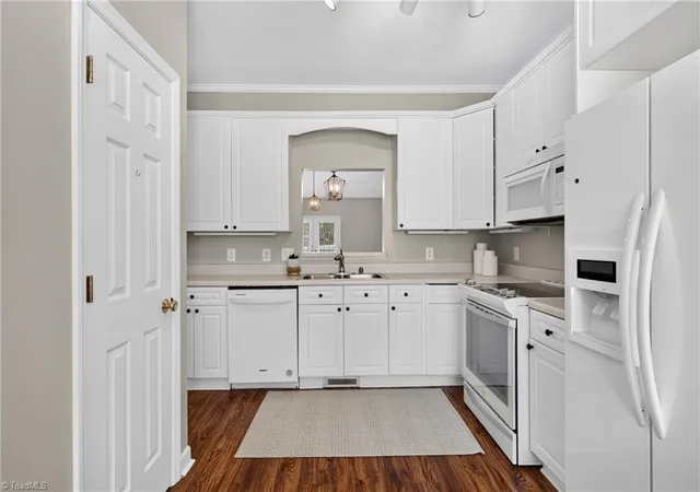 Photo 4 of Single family home for sale at 122 Olde Manor Ct, Siler City, NC 27344 | MLS# 1228344 | Listing updated on 2026-09-09