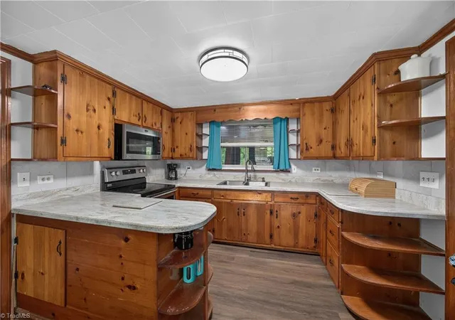 Photo 4 of Sale Pending at 309 Sowers Fry Rd, Salisbury, NC 28144 | MLS# 1228478 | Listing updated on 2026-08-13