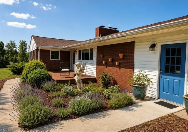 Photo 3 of Single family home for sale at 474 Surry Gadsberry Rd, Pilot Mountain, NC 27041 | MLS# 1227714 | Listing updated on 2026-09-12